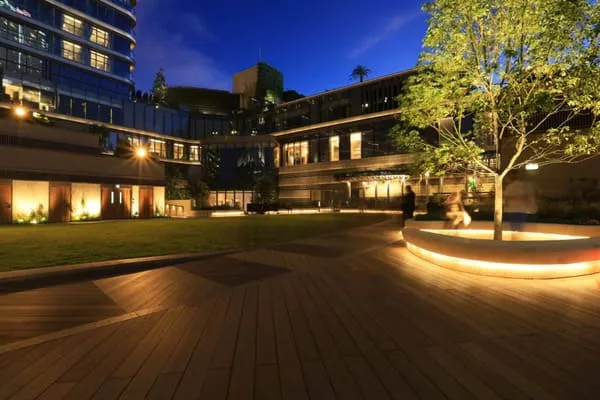 bohemian-garden-exterpark-decking2 hero exterpark decking